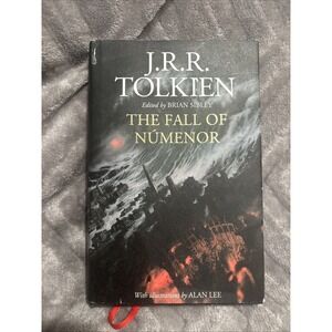 The Fall of Númenor: And Other Tales from the... (Hardcover – November 15, 2022)
